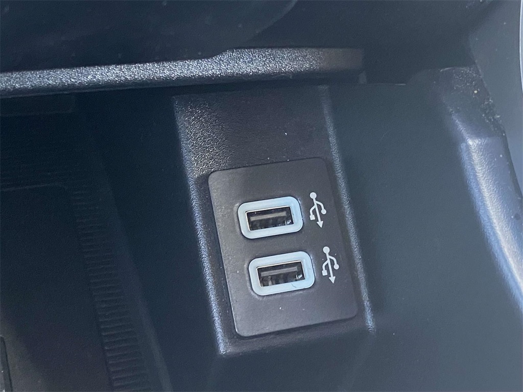 2020 Ford Edge SEL photo 22