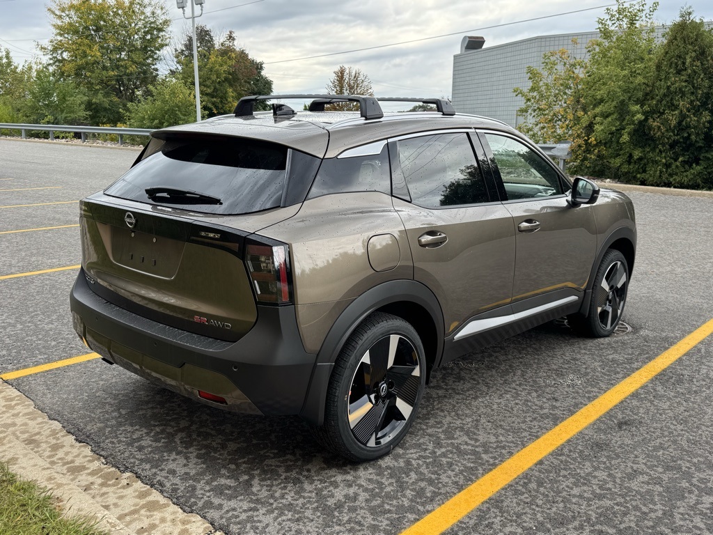 2026 Nissan Kicks SR photo 4