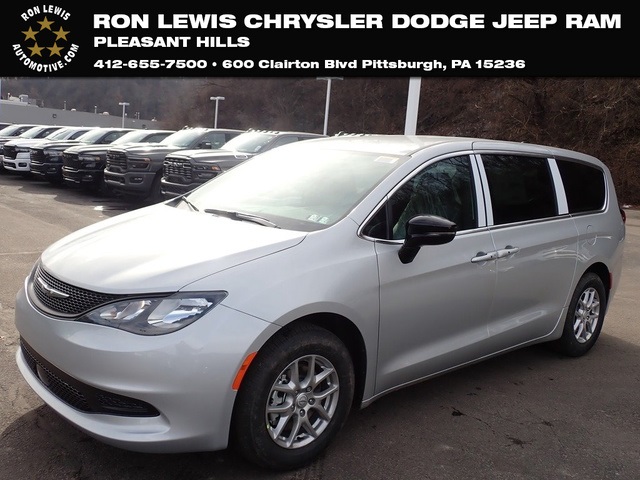 2026 Chrysler Voyager LX's photo