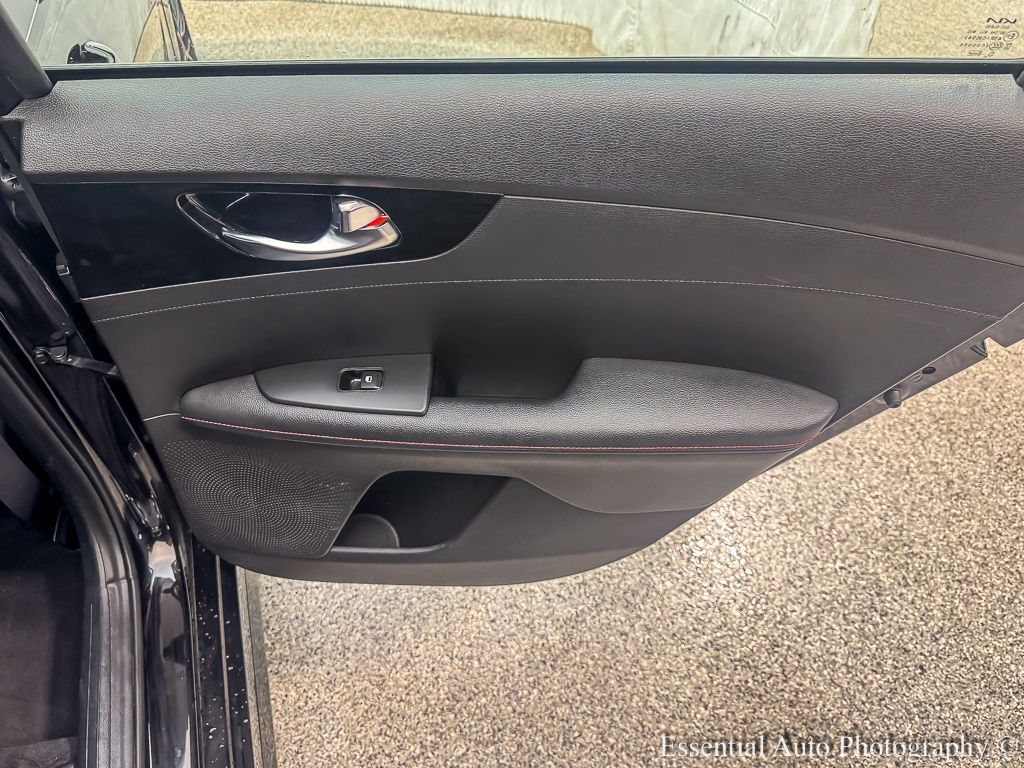 2023 KIA FORTE - Image 22