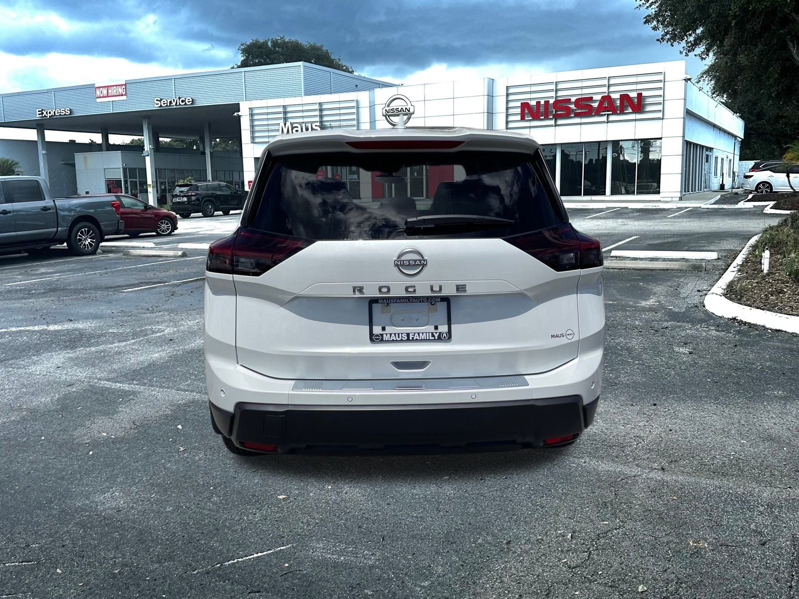 2026 Nissan Rogue SV photo 4