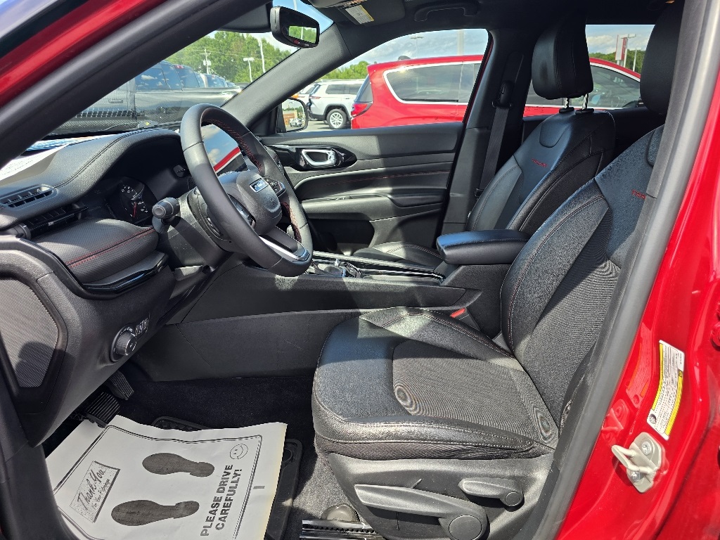 2024 Jeep Compass Trailhawk photo 8
