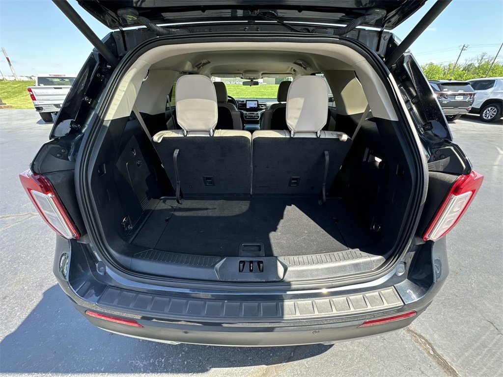 2023 Ford Explorer XLT photo 21