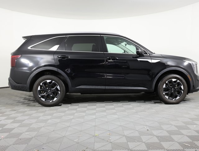 2024 Kia Sorento S photo 4