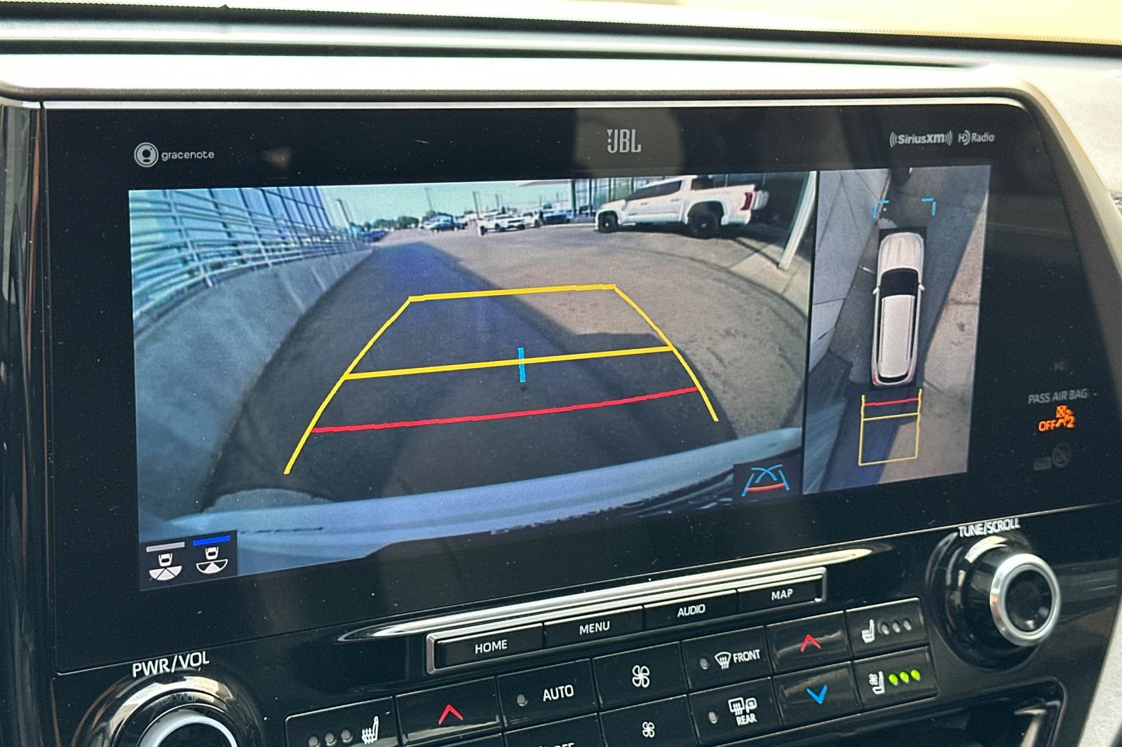 2022 Toyota Highlander Hybrid Limited photo 19