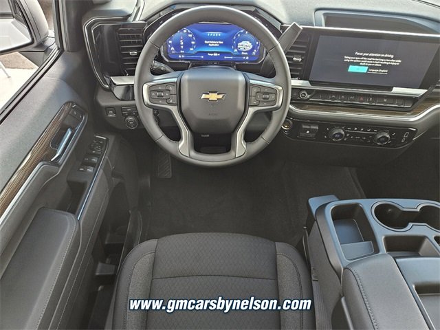 2025 Chevrolet Silverado 1500 LT photo 5