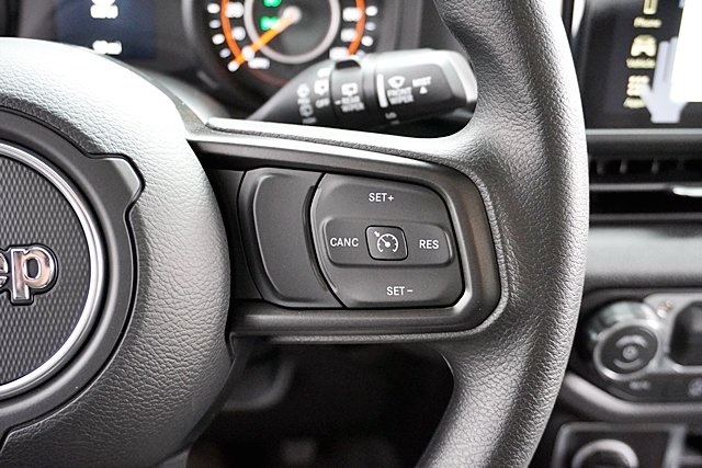 New 2026 Bright White Clear-Coat Exterior Paint Jeep Sport image 40