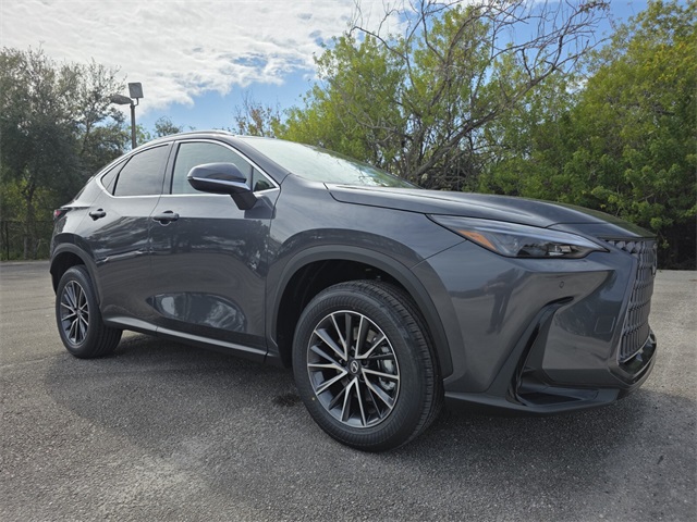 2026 Lexus NX Hybrid 350h's photo