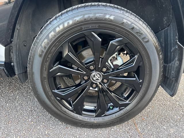 2023 Toyota RAV4 Hybrid XSE photo 10