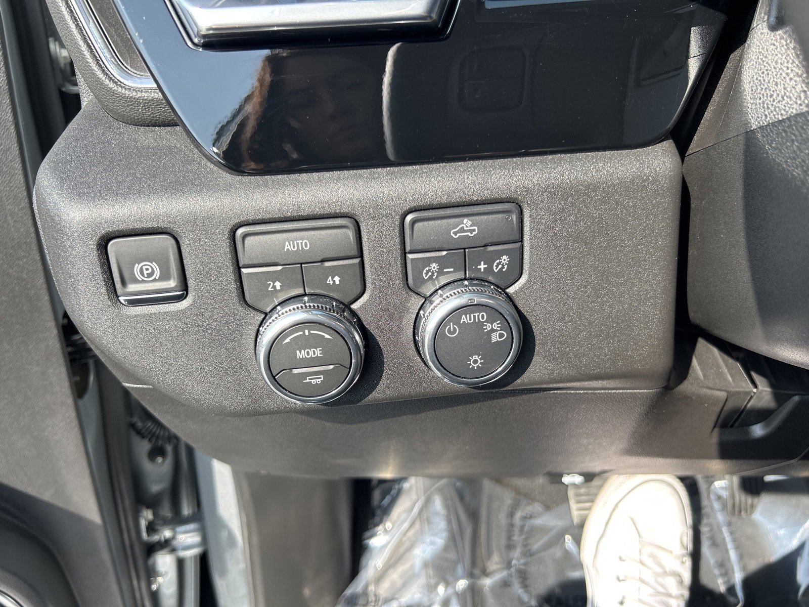 2026 Gmc Sierra 1500 SLE photo 17