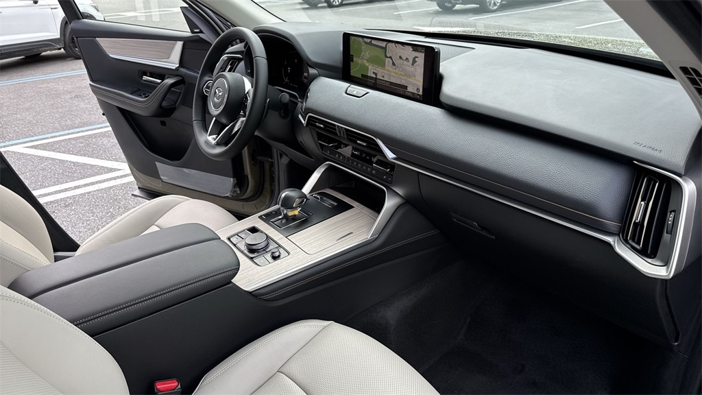 2025 Mazda CX-70 Plug-in Hybrid Premium photo 32