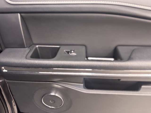 2022 Ford Expedition MAX XLT photo 15