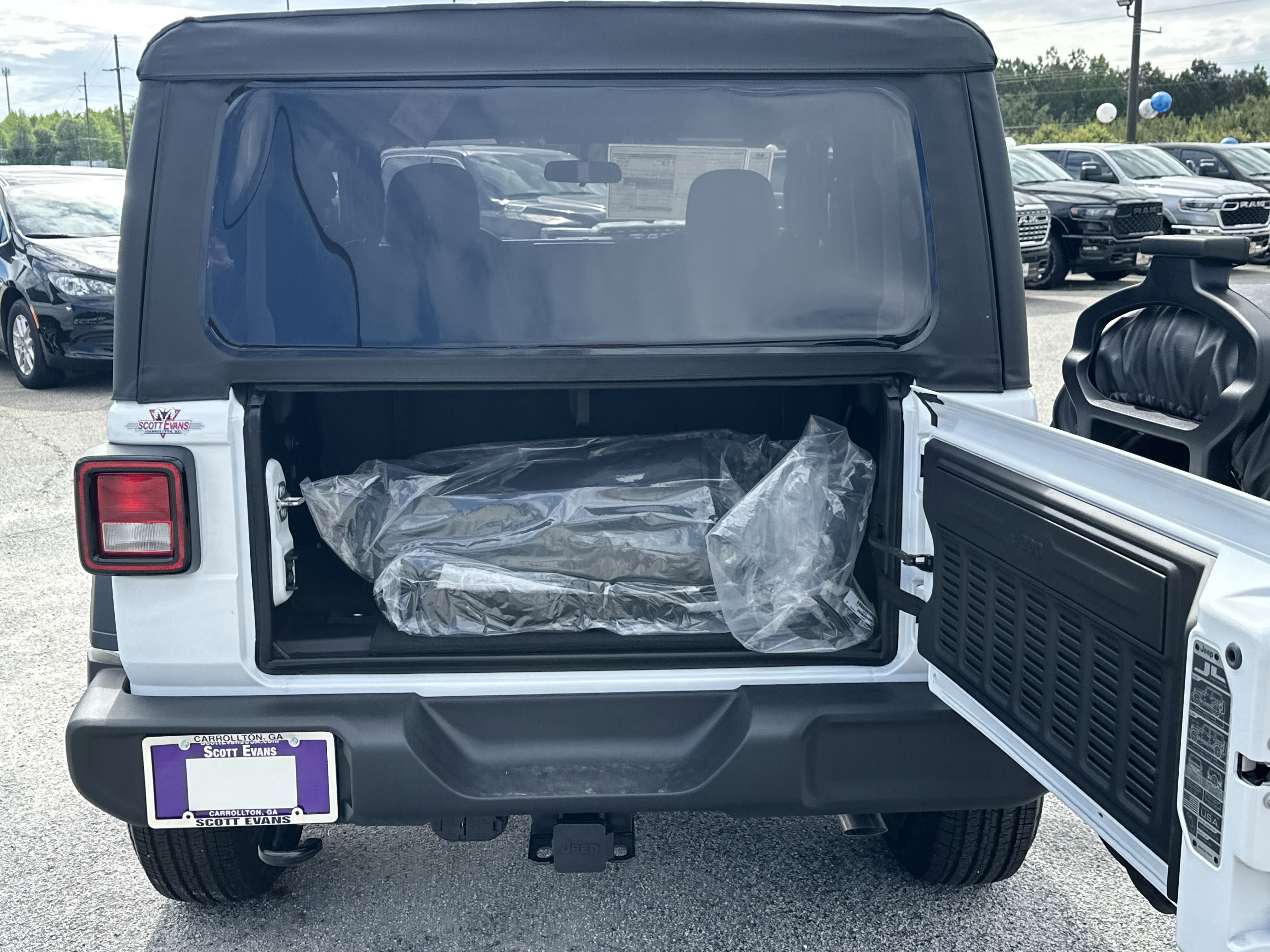 2025 Jeep Wrangler Sport photo 3
