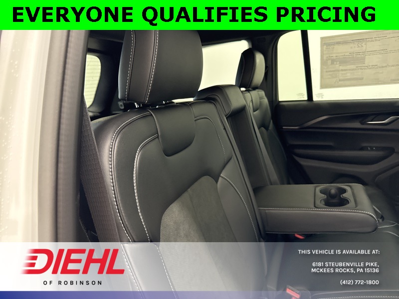 2025 Jeep Grand Cherokee Altitude photo 10