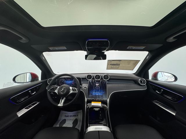 2025 Mercedes Benz GLC 300 photo 14