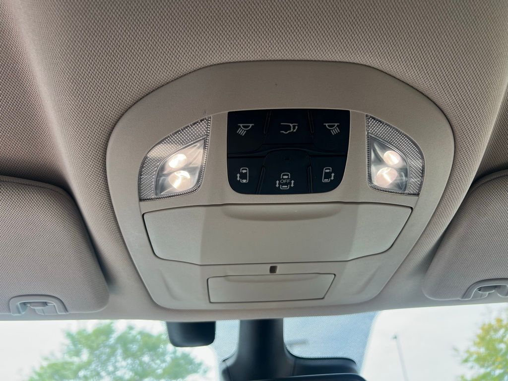 2022 Chrysler Pacifica Touring L photo 31