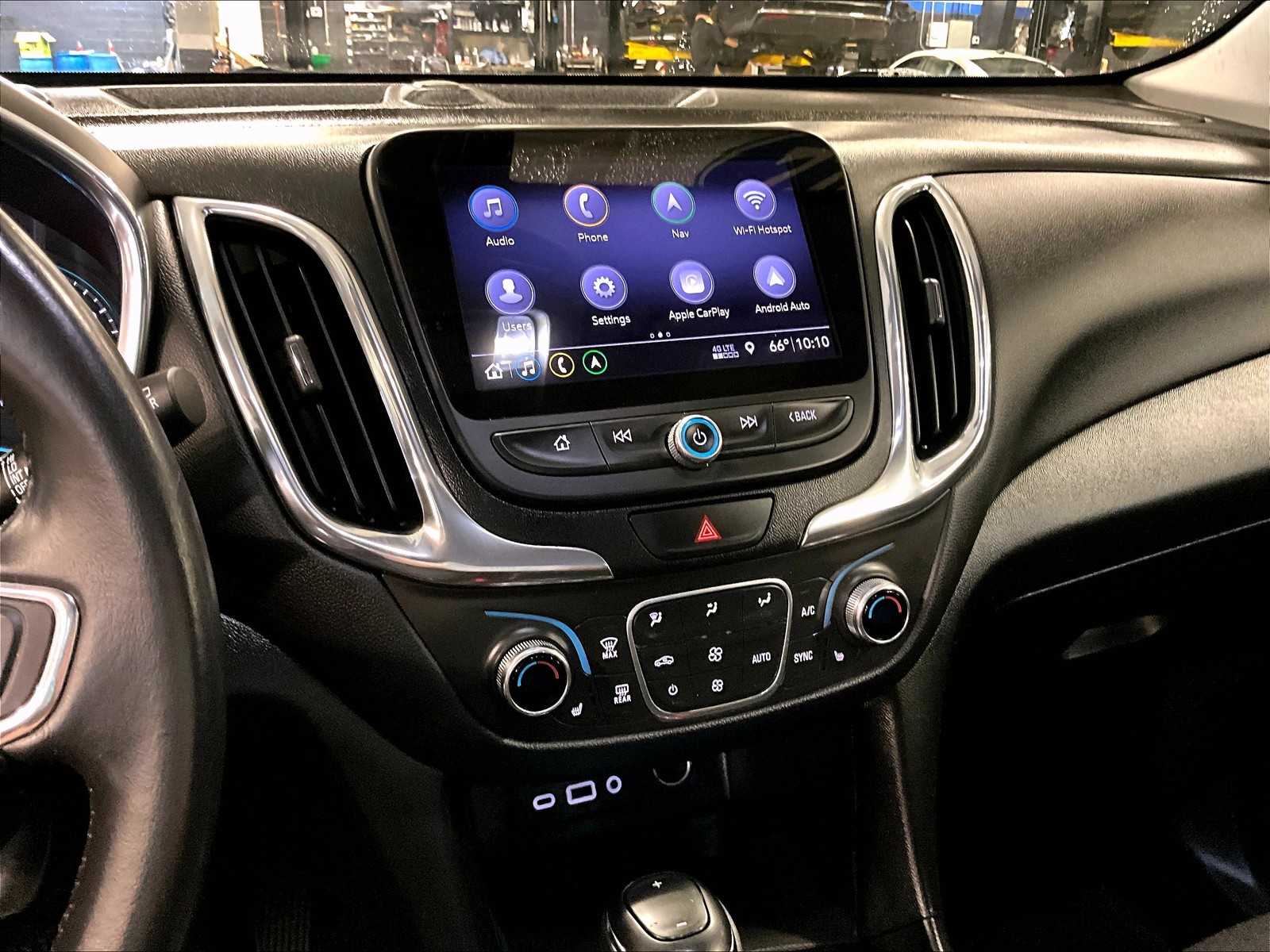 2020 Chevrolet Equinox LT photo 18