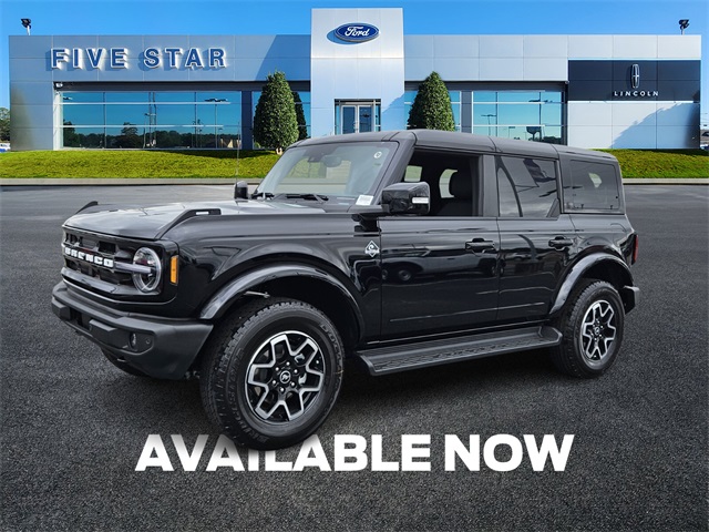 2025 Ford Bronco Outer Banks photo 2