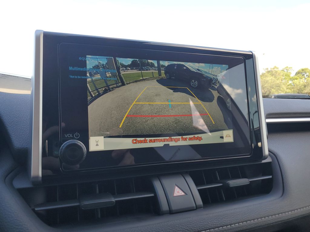 2025 Toyota RAV4 Hybrid LE photo 21