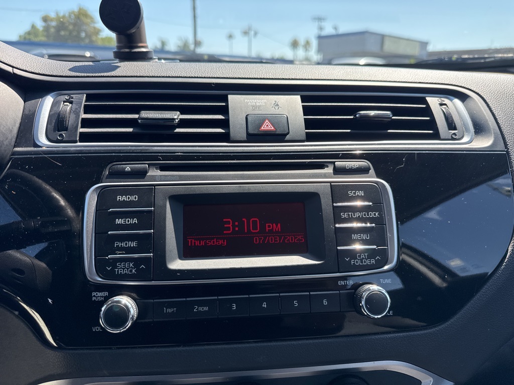 2017 Kia Rio LX photo 9