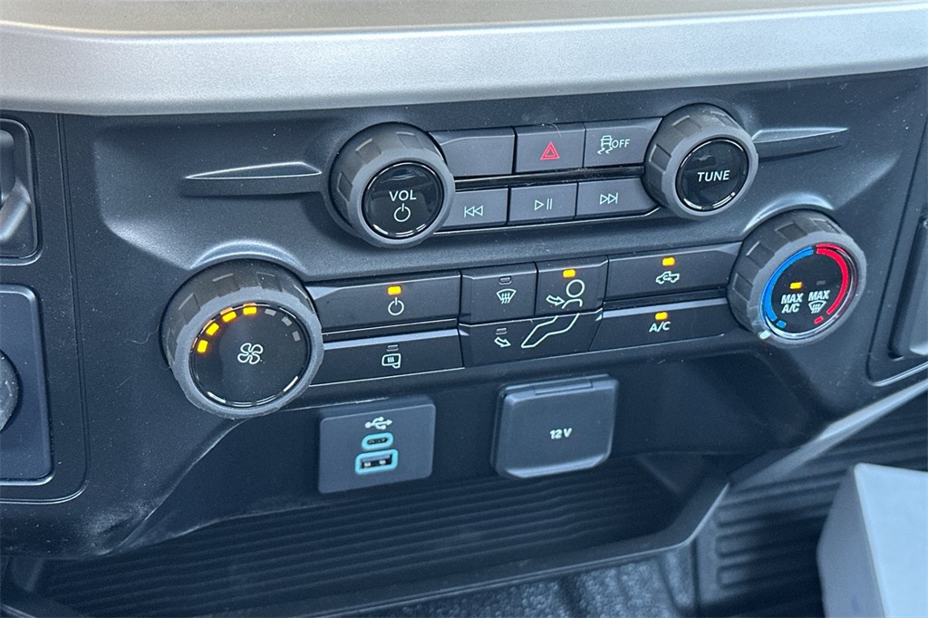2025 Ford F-350 photo 18