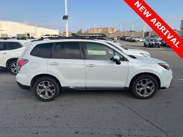 2017 Subaru Forester 2.5i Touring photo 2
