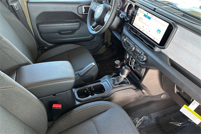 2025 Jeep Gladiator Sport S photo 14