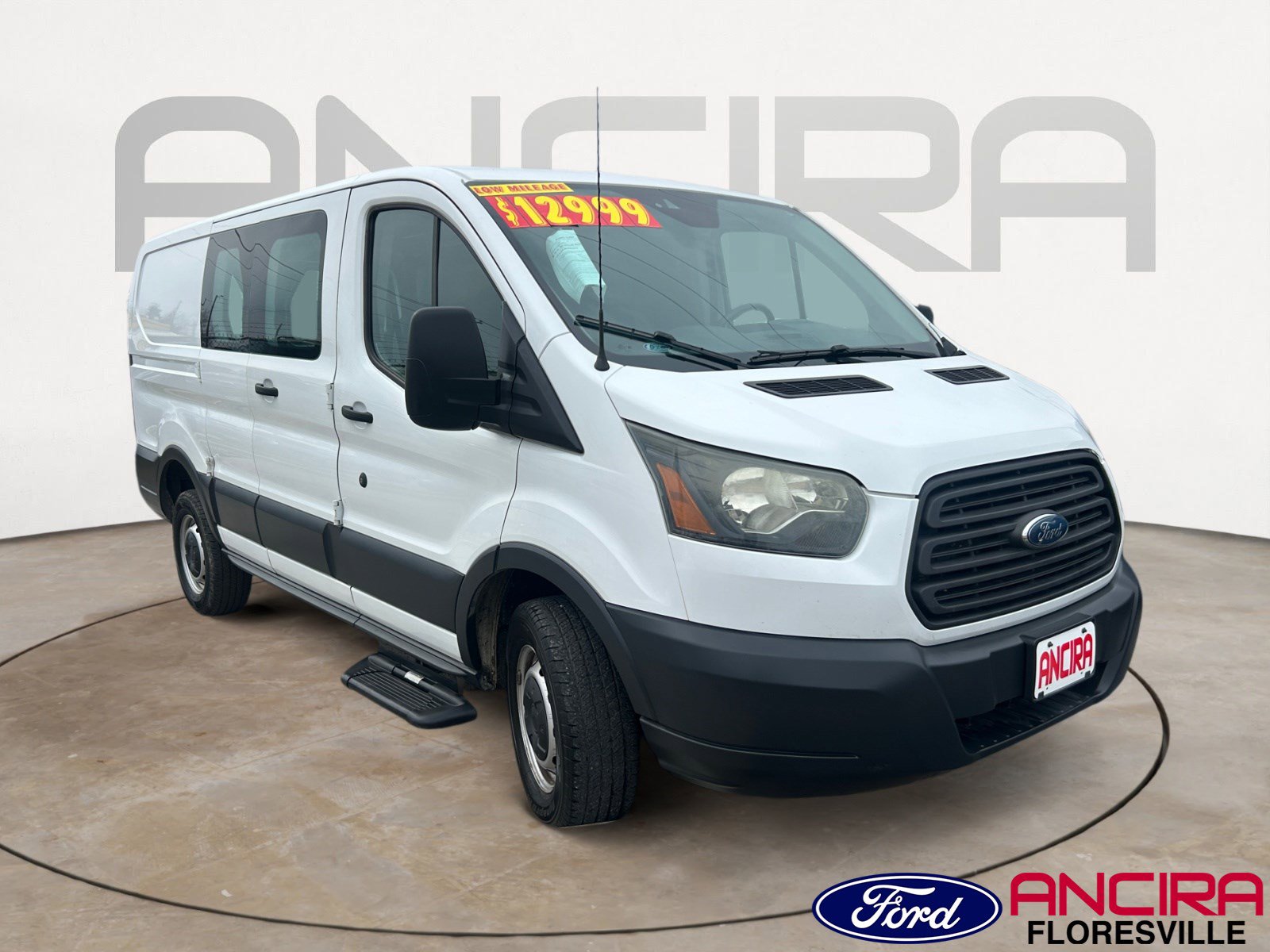2015 Ford Transit Base's photo
