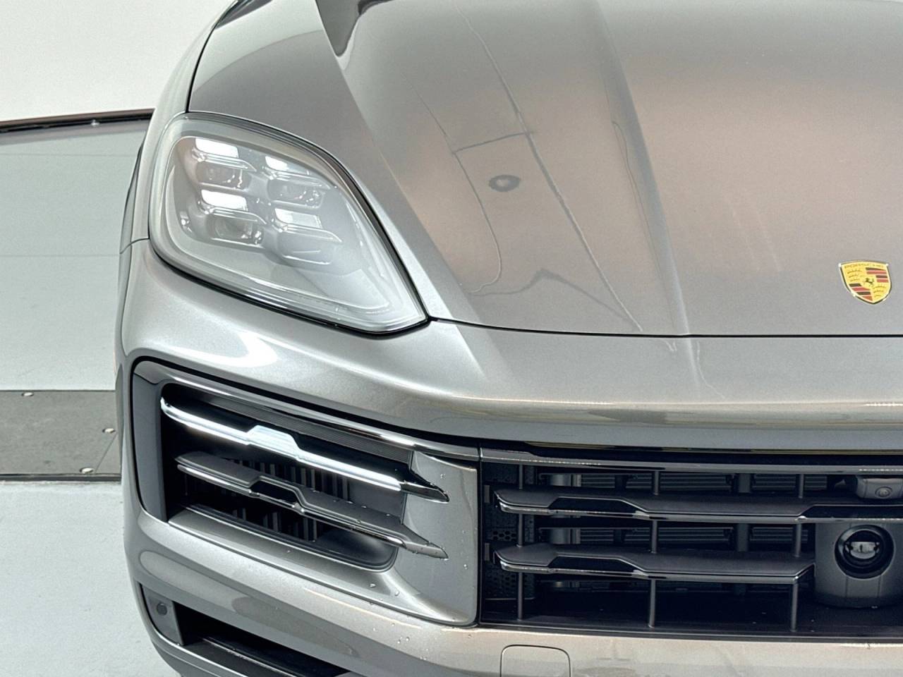 2025 Porsche Cayenne photo 23