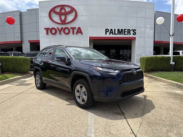 2024 Toyota RAV4 XLE's photo