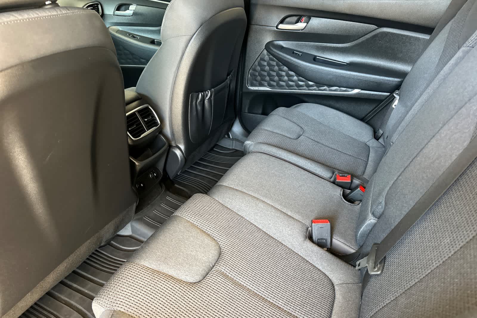 2020 Hyundai Santa Fe SEL photo 4