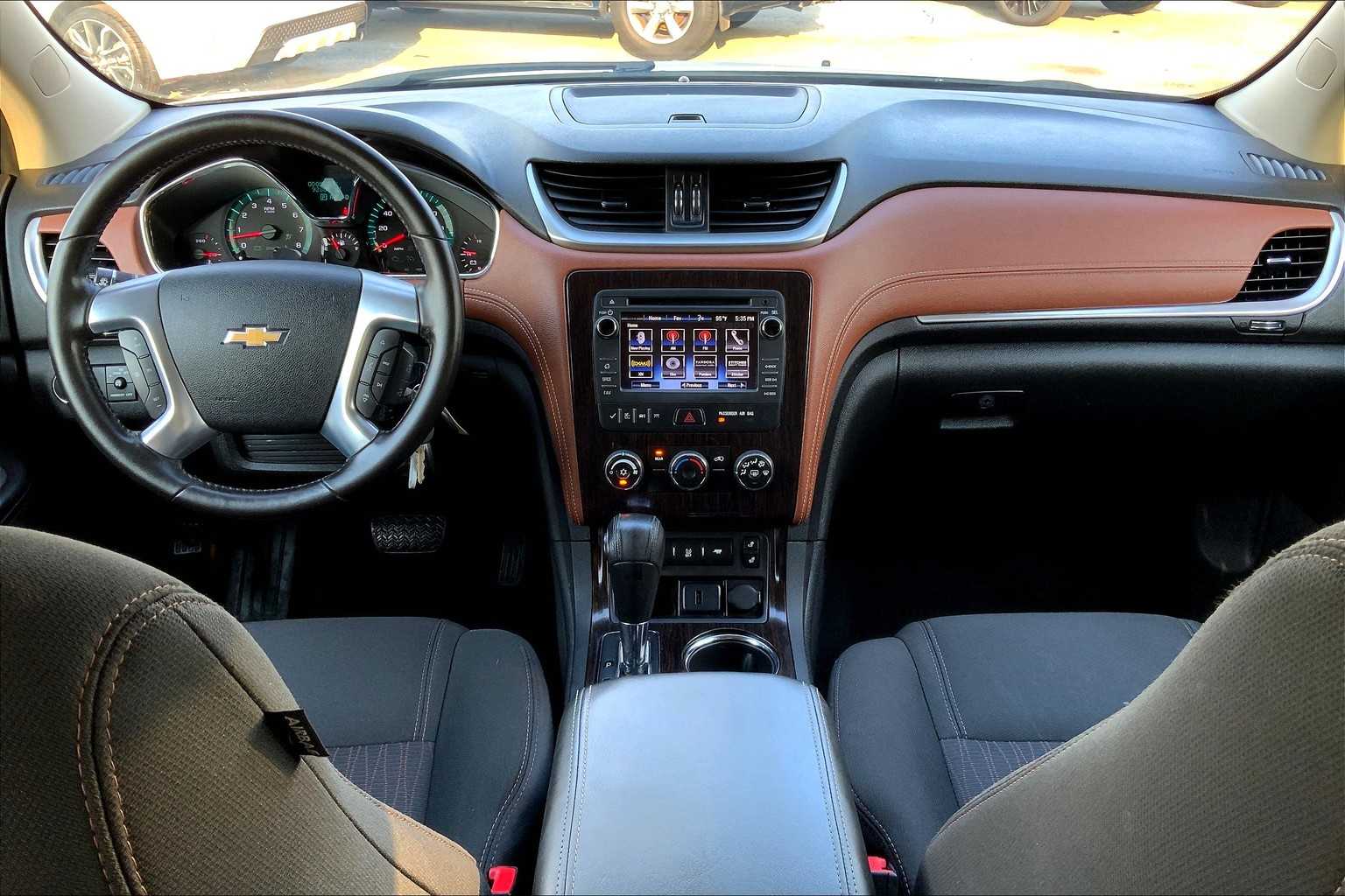 2015 Chevrolet Traverse 1LT photo 14