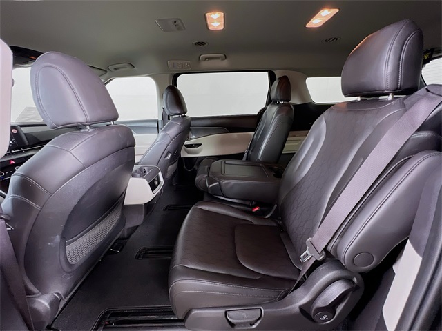 2024 Kia Carnival LX photo 20