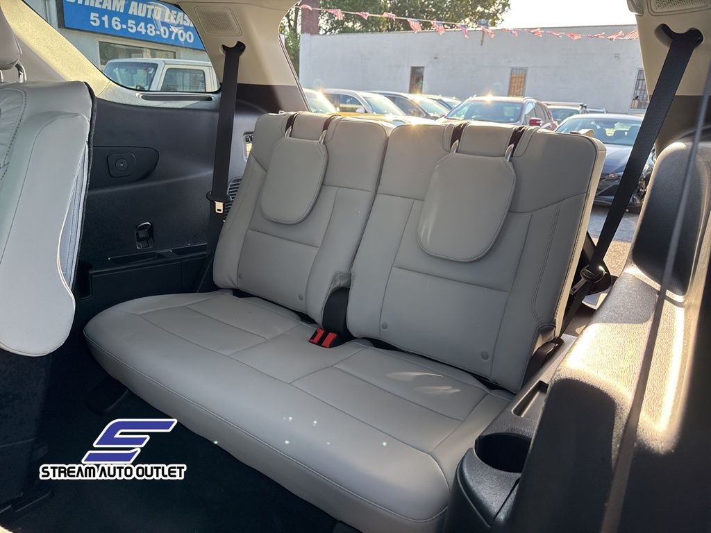 2025 Ford Explorer Platinum photo 22