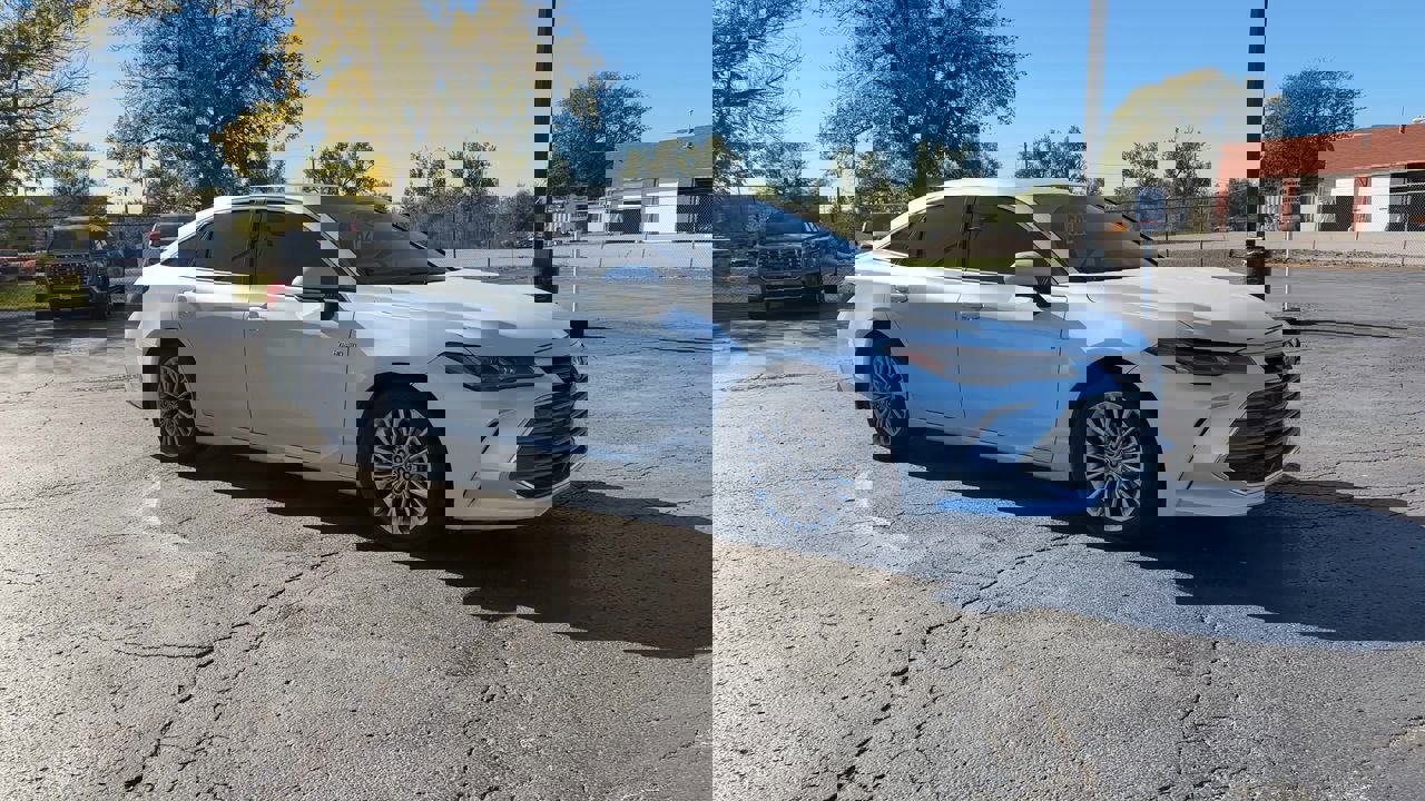2021 Toyota Avalon Hybrid Limited photo 2