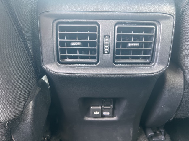 2024 Toyota RAV4 XLE photo 19