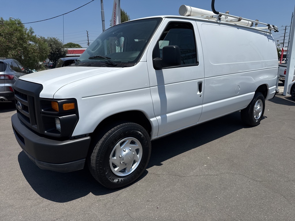 2009 Ford E-250 photo 2