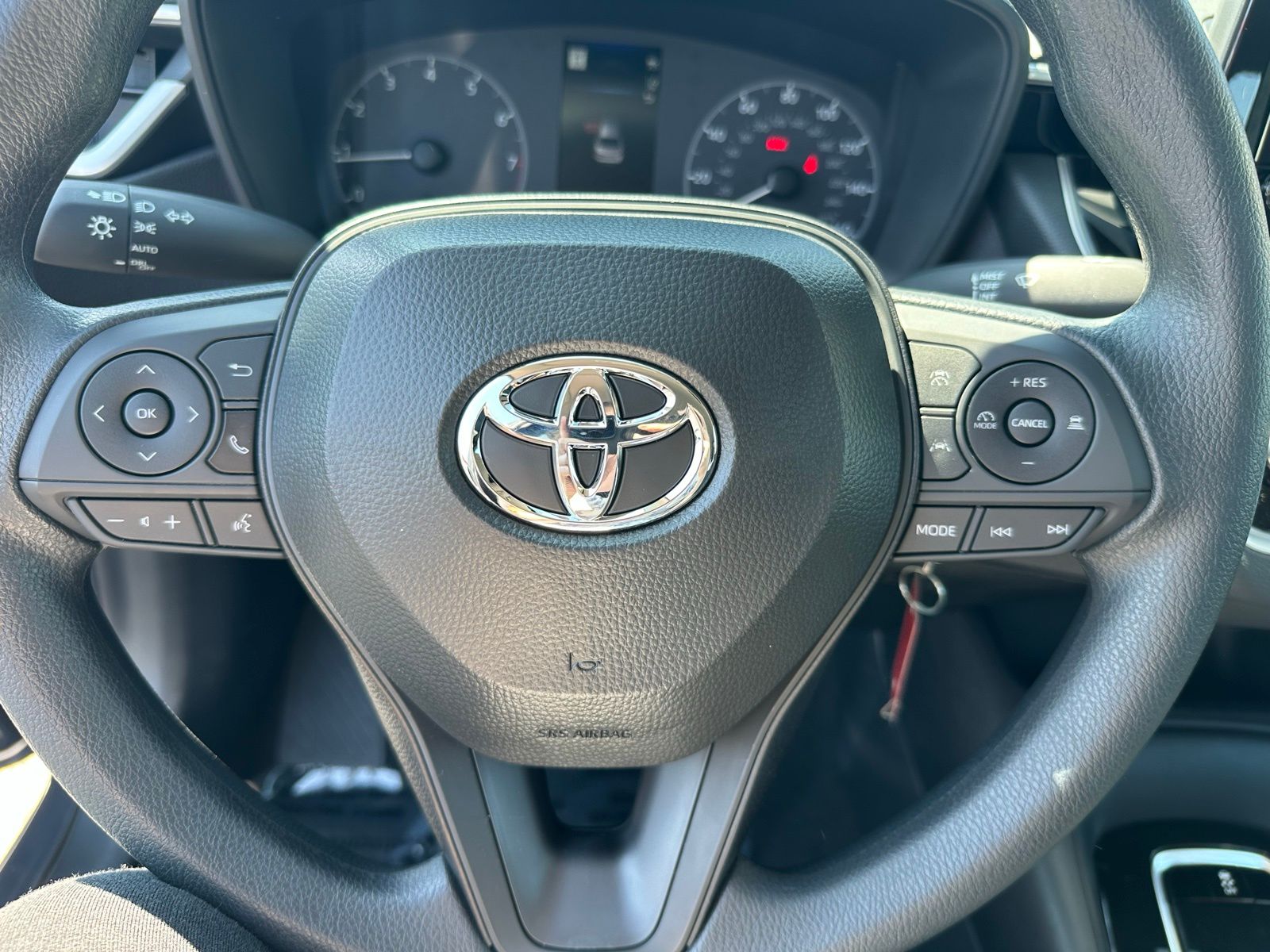 2025 Toyota Corolla LE photo 12