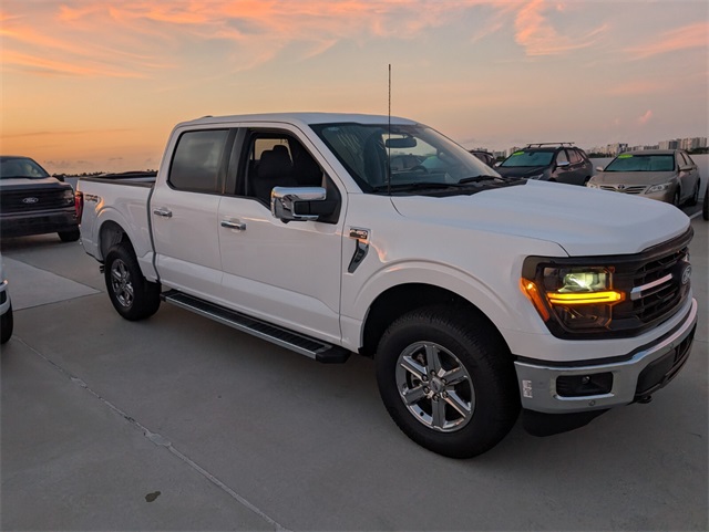 2024 Ford F-150 XLT photo 2