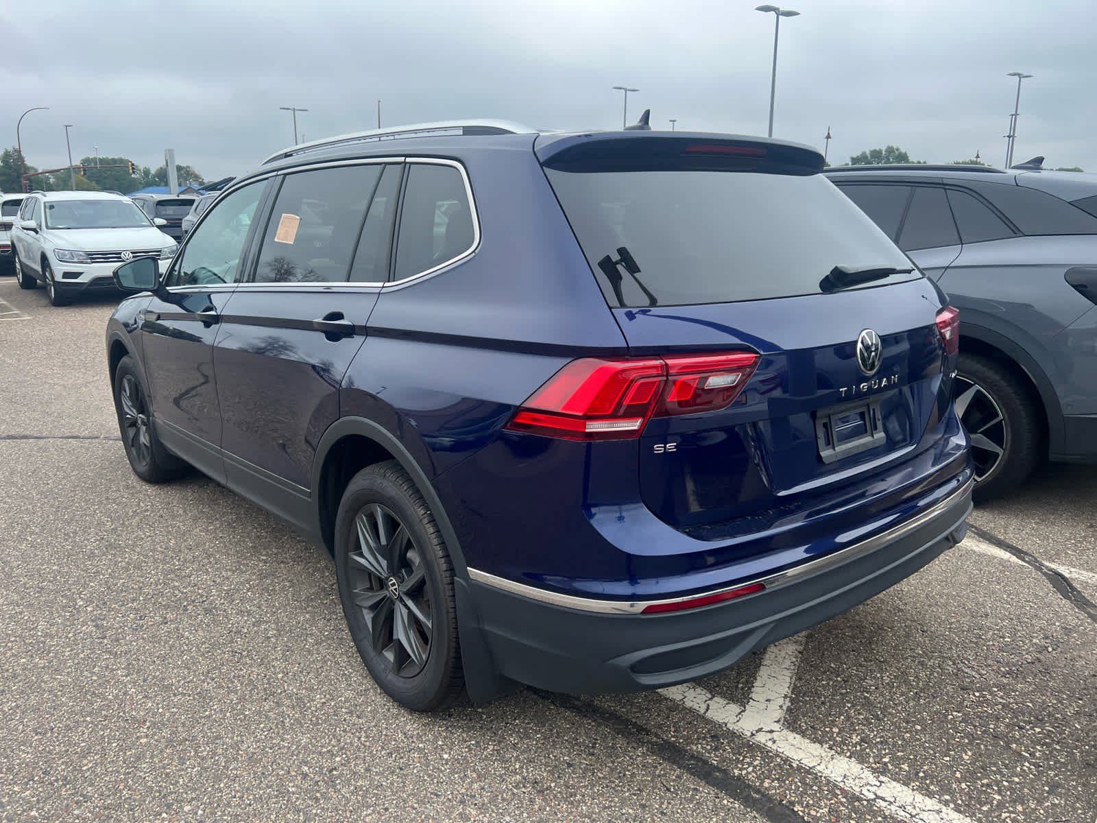 2024 Volkswagen Tiguan SE Wolfsburg Edition photo 4