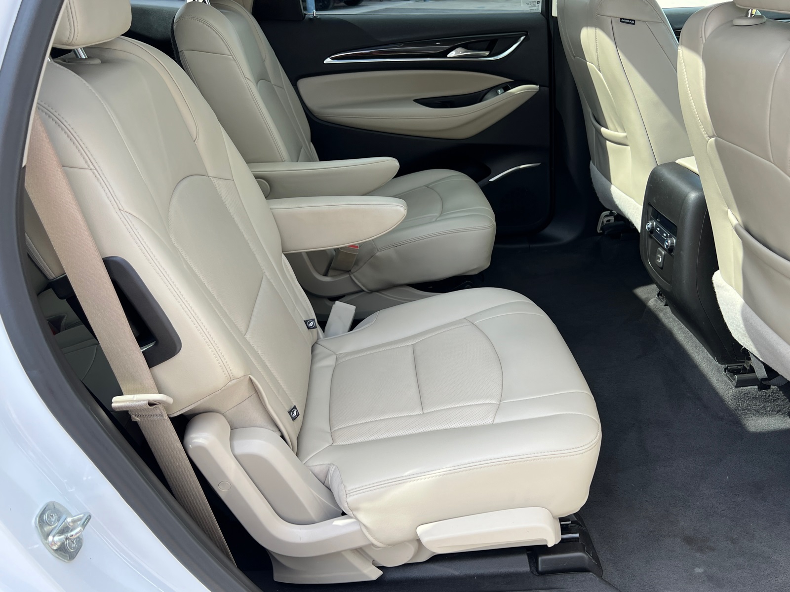 2020 Buick Enclave Essence photo 13
