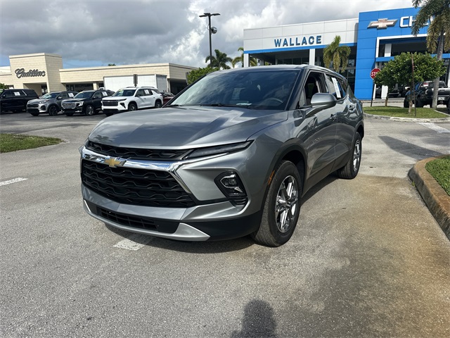 2023 Chevrolet Blazer 2LT photo 2