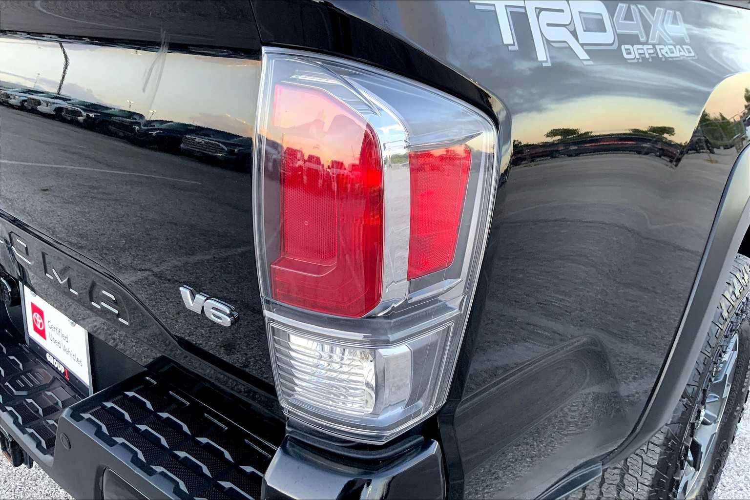 2023 Toyota Tacoma TRD photo 28