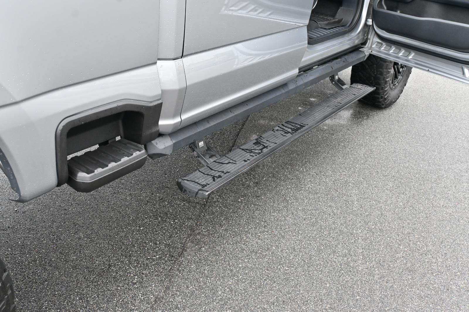 2023 Ford F-350 Lariat photo 11