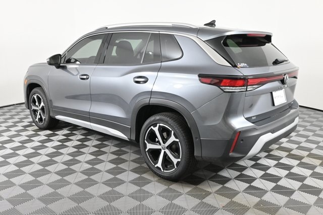 2025 Volkswagen Tiguan SE photo 3