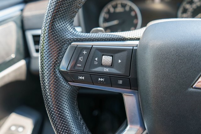 2023 Mitsubishi Outlander SE photo 15