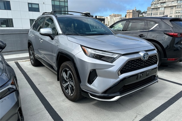 2022 Toyota RAV4 Prime SE photo 2