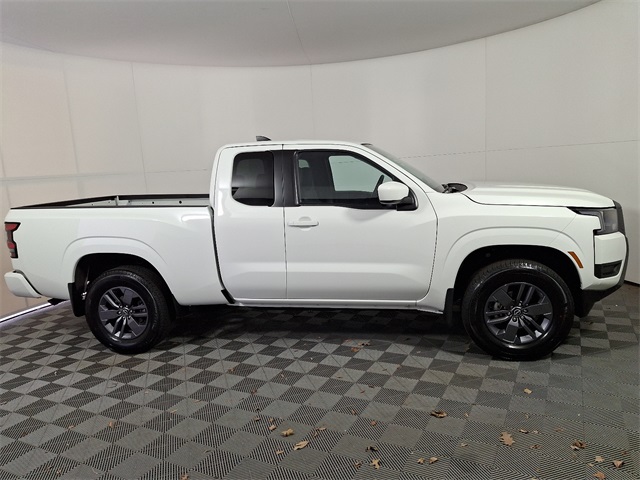 2025 Nissan Frontier SV photo 4