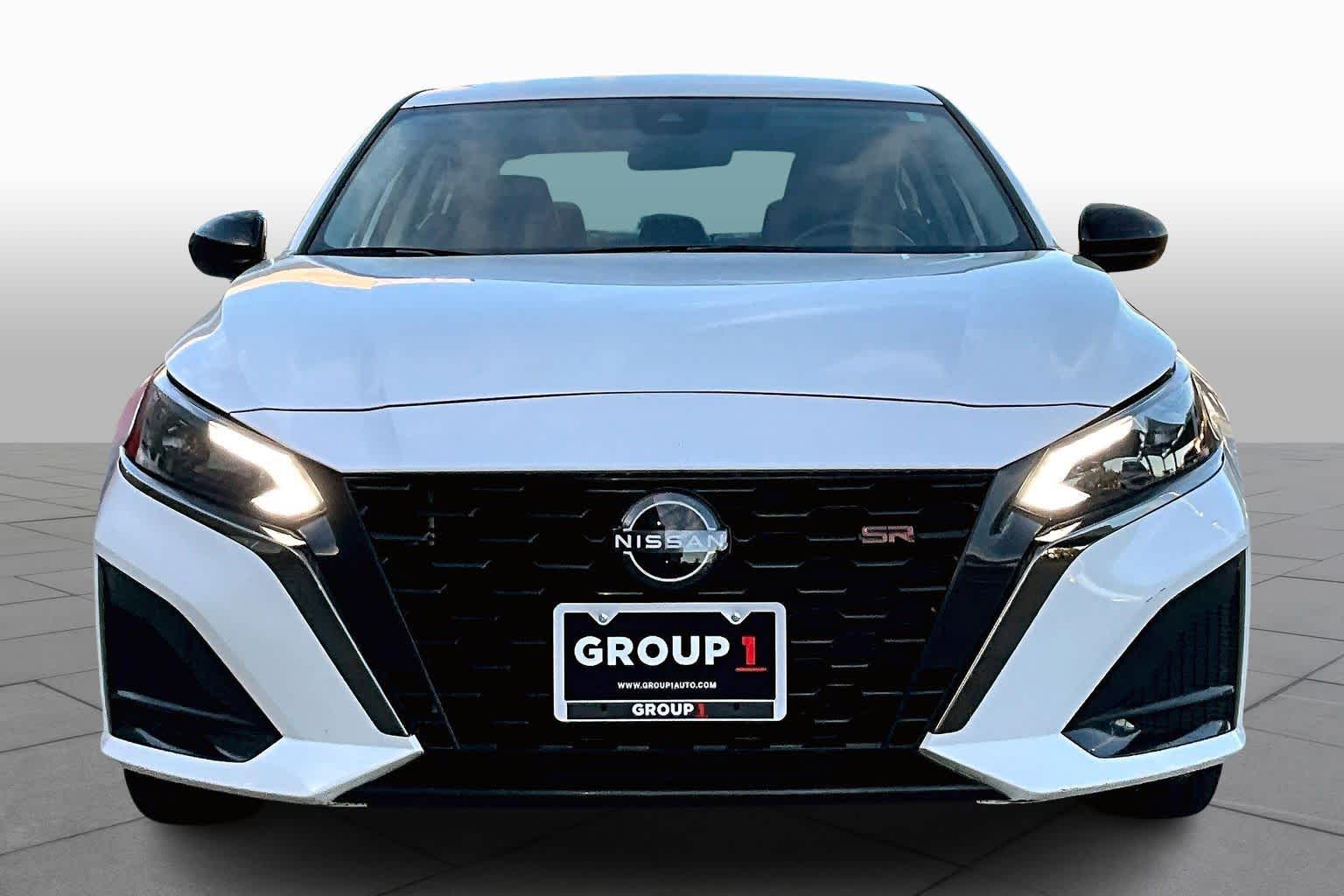 2023 Nissan Altima 2.5 SR photo 3