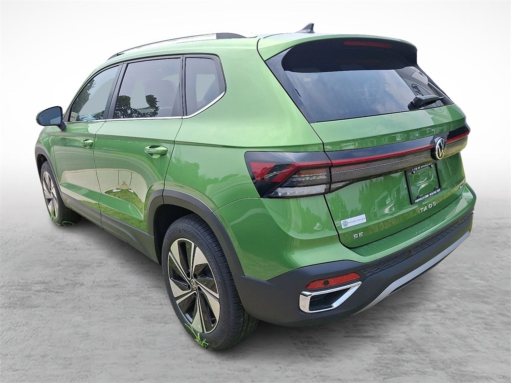 2025 Volkswagen Taos SE photo 2